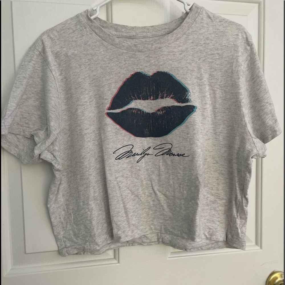 Aeropostale X Bareilly Romeo Cropped Tee Size M Pink White Blue Lips